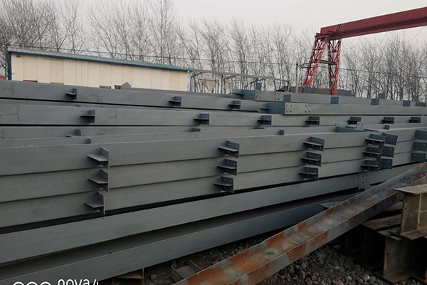 出售26米屋面梁11架，大頭600小頭400*200