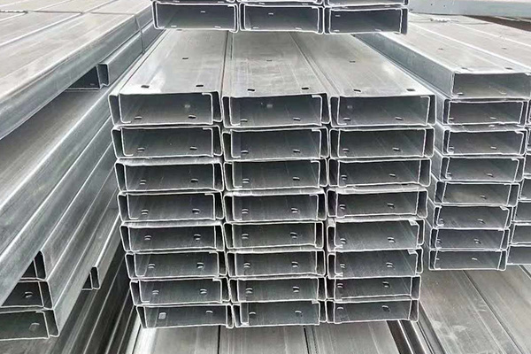 出售26*100*6庫房一個中柱，柱子300*150，大梁300變500*160，檁條200，開間7.5米 二、32*100*6庫房，柱子350*175，大梁300變500，檁條200，開間7.5米